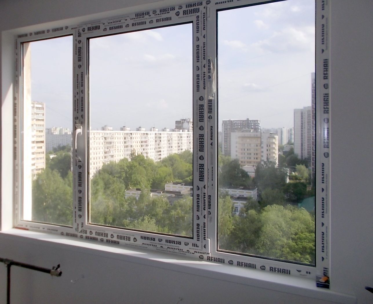 Смотровое окно с видом на город