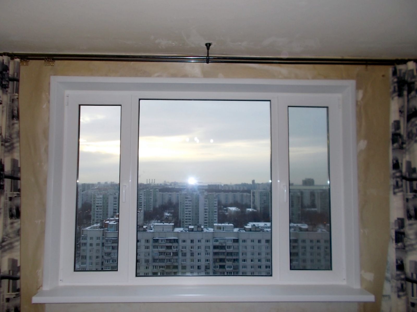 Москва, Алтуфьевское шоссе, монтаж двух окон