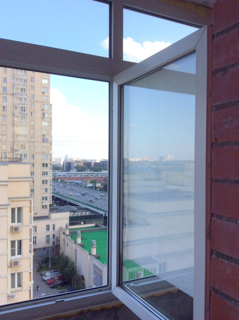 Балконный блок остеклен в Москве