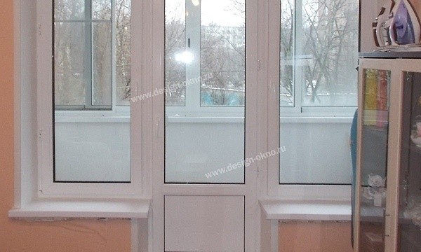 Глухое и открывающееся окна на Нагатинской набережной