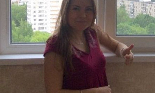 Довольная клиентка у окна на Ярославском шоссе
