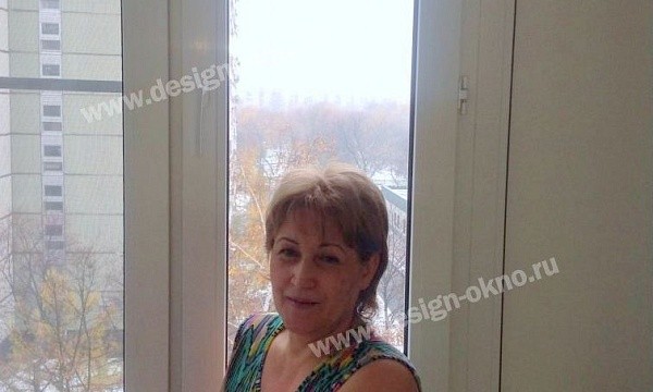 Женщина у окна в Москве, Зеленодольская, 20