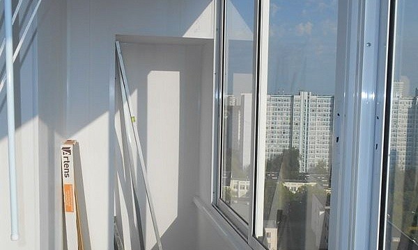 Остекление балкона в Москве, ул. Лётчика Бабушкина,