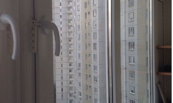 Пластиковое окно с видом на Гурьянова 57,