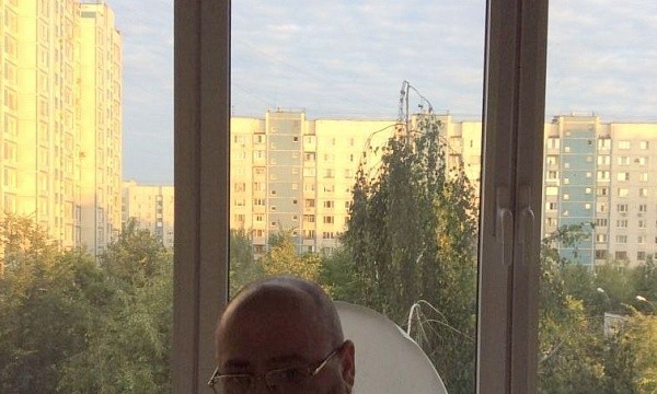 Окна дома на Таллинской улице в Москве